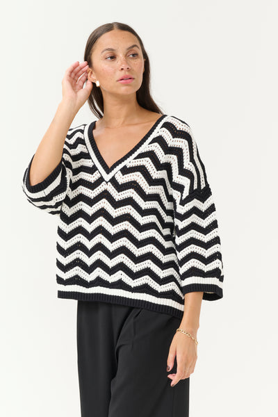 KAlaina Pullover Black / Chalk - 10510185 Thumbnail