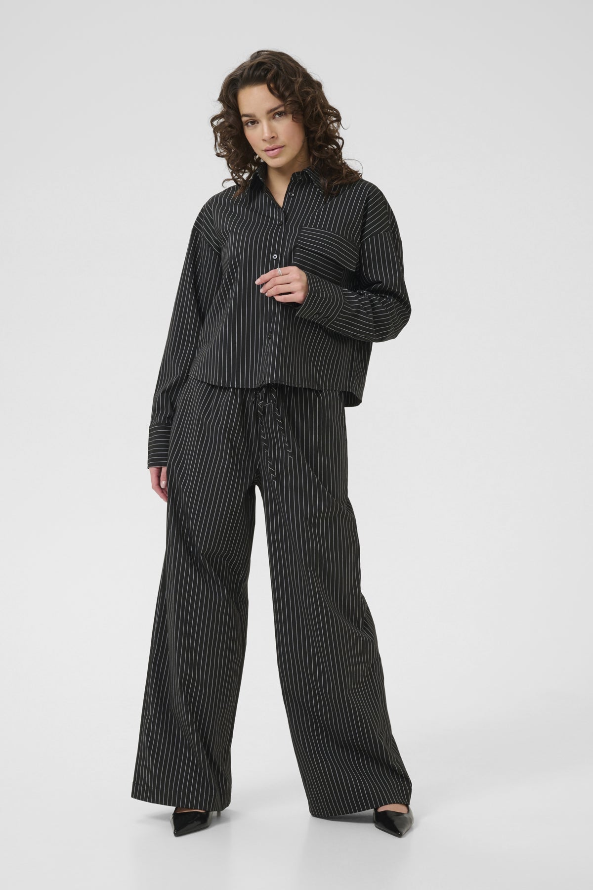 KAeliana Skjorta Black / Chalk Pinstripe - 10510609