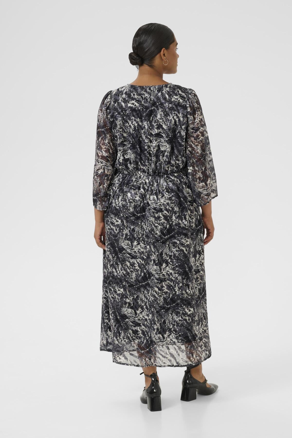 KCalicia Long Dress Svart/Grå Abstrakt Grafik - 10583692