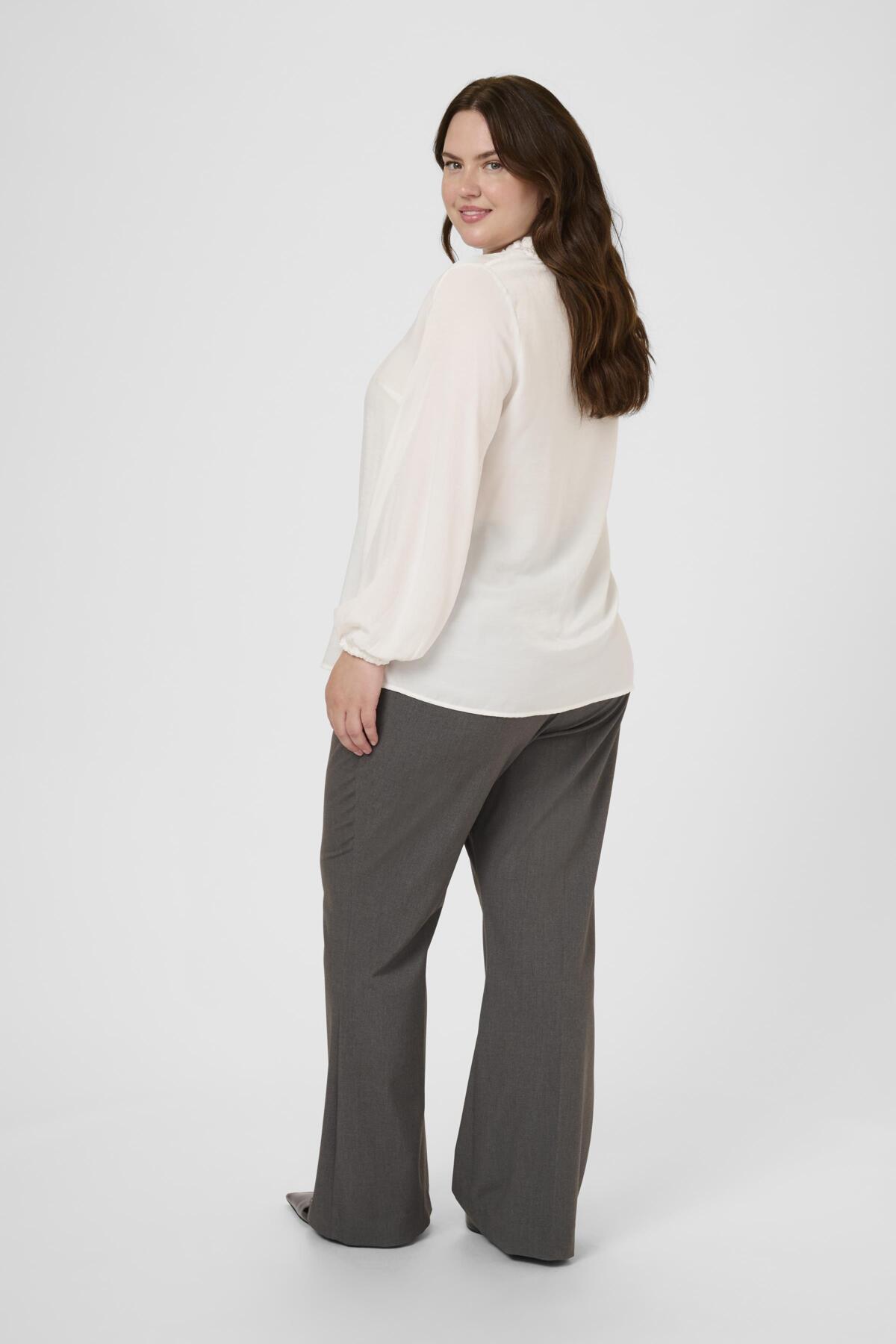 KCmilia Blus Chalk - 110602 - 10583774