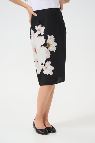 CRAqurella kjol Black med stor blomma - 10613493 Thumbnail