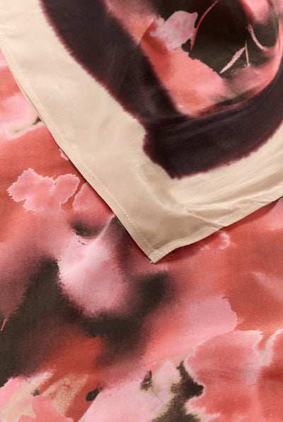 CRAshli Scarf Red Flower - 110075 - 10615495 Thumbnail
