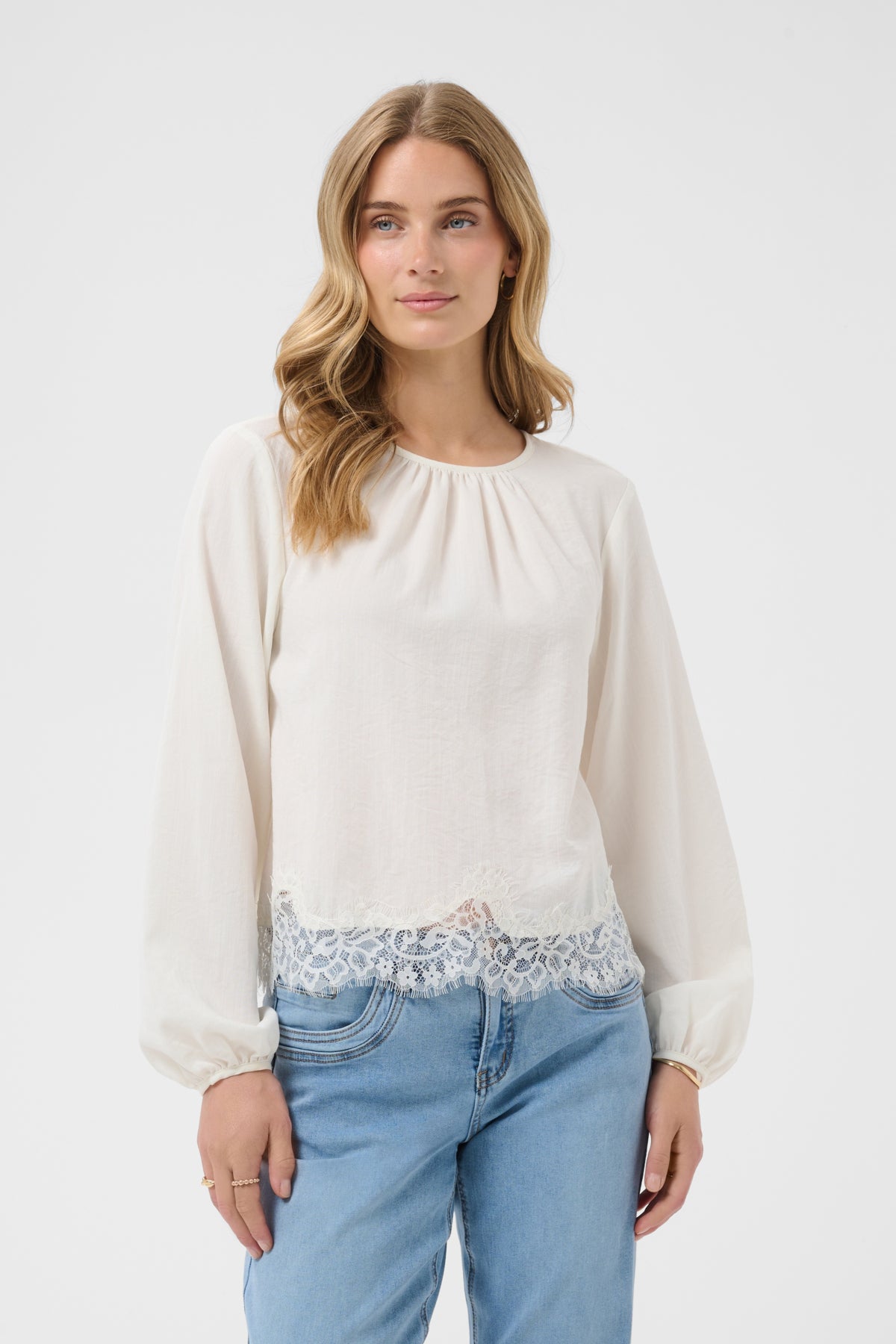 CRTamira Blus med spetsdetaljer Eggnog - 120601 - 10616011