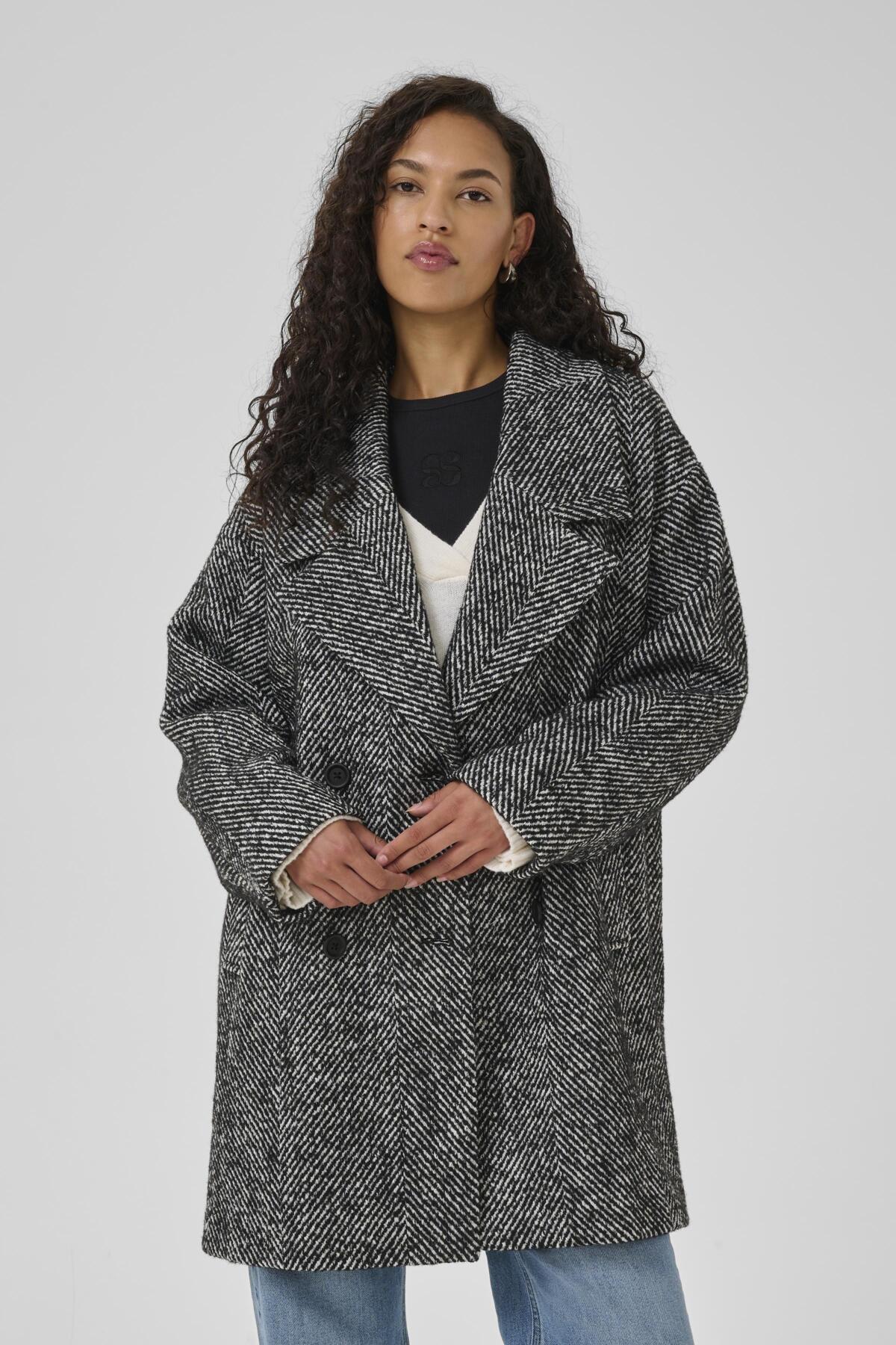MaggieMW Knälång kappa Svart - Off White Combo - 10705190