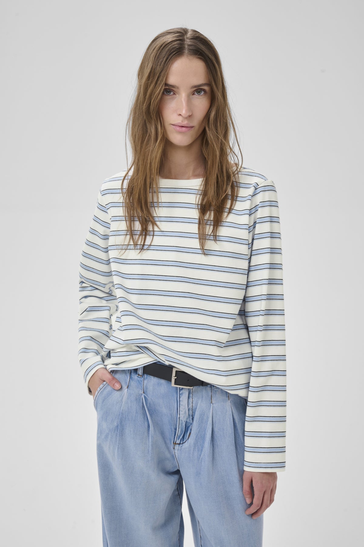 MWAsla Båthalsad Blus Snövit Randig - 108453 - 10705475