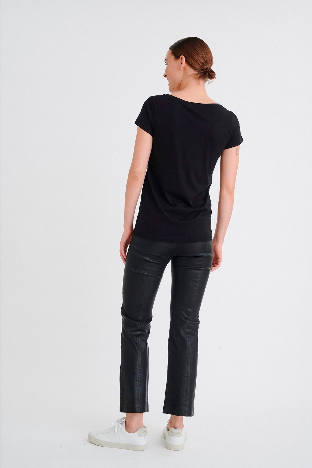 Rena T-shirt Svart - 30100782