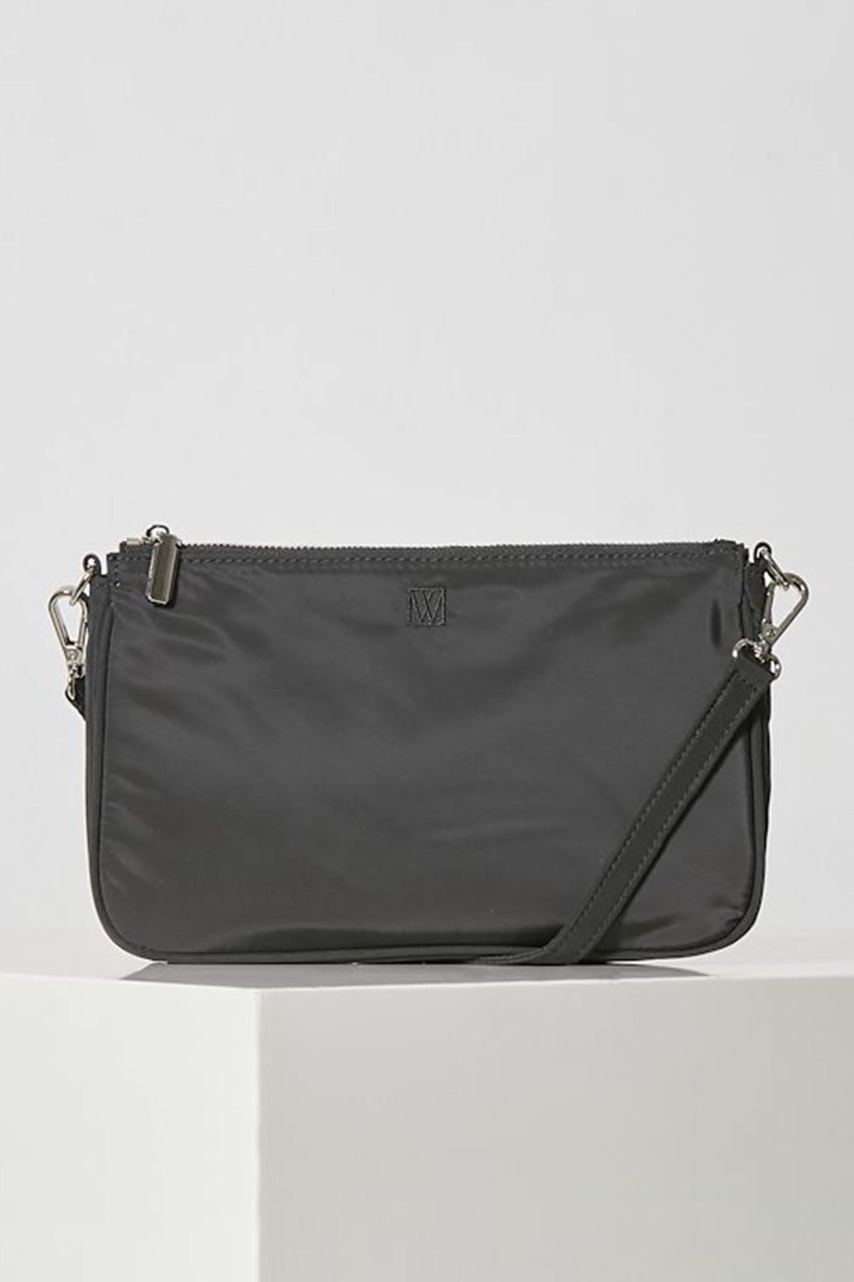 113302Black