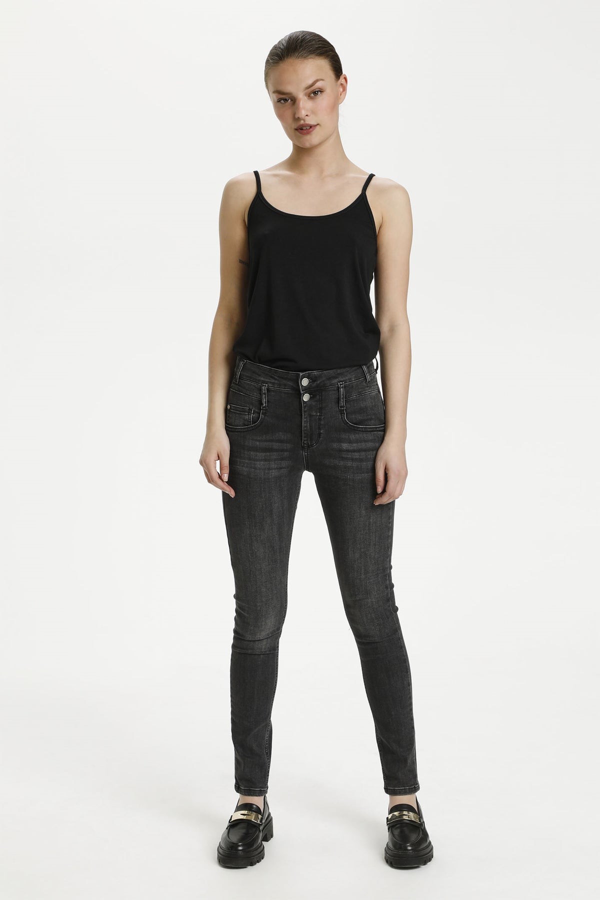 17 THE MODAL TOP Svart