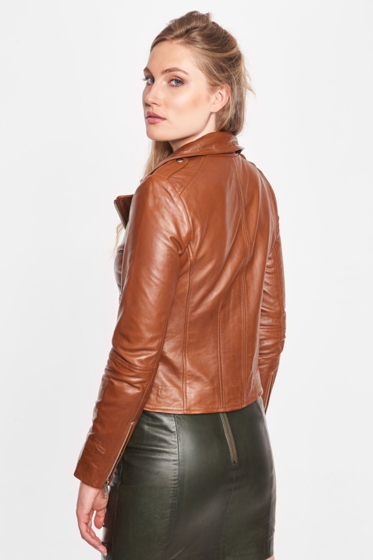 jacka med rak stor dragkedja DARK COGNAC - 10576