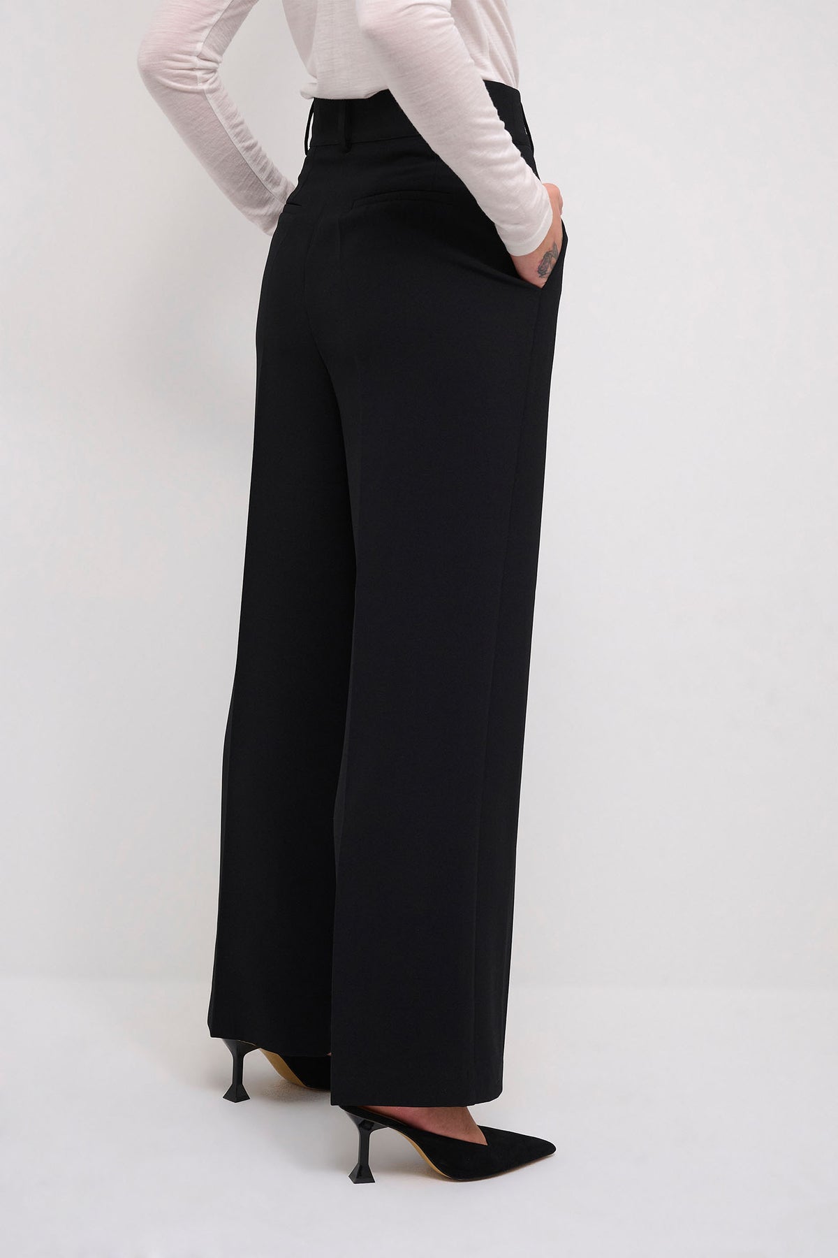 28 THE TAILORED HIGH PANT Svart - 10703971