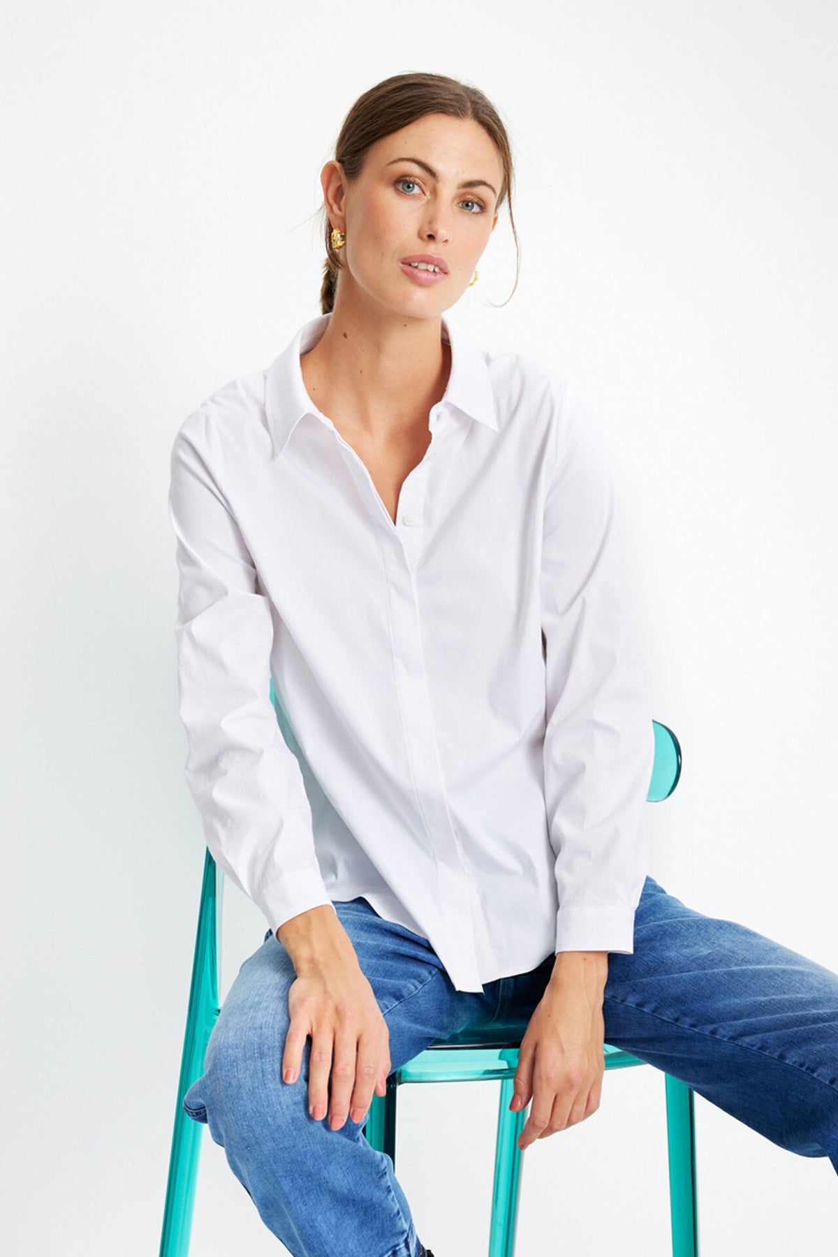 128133White
