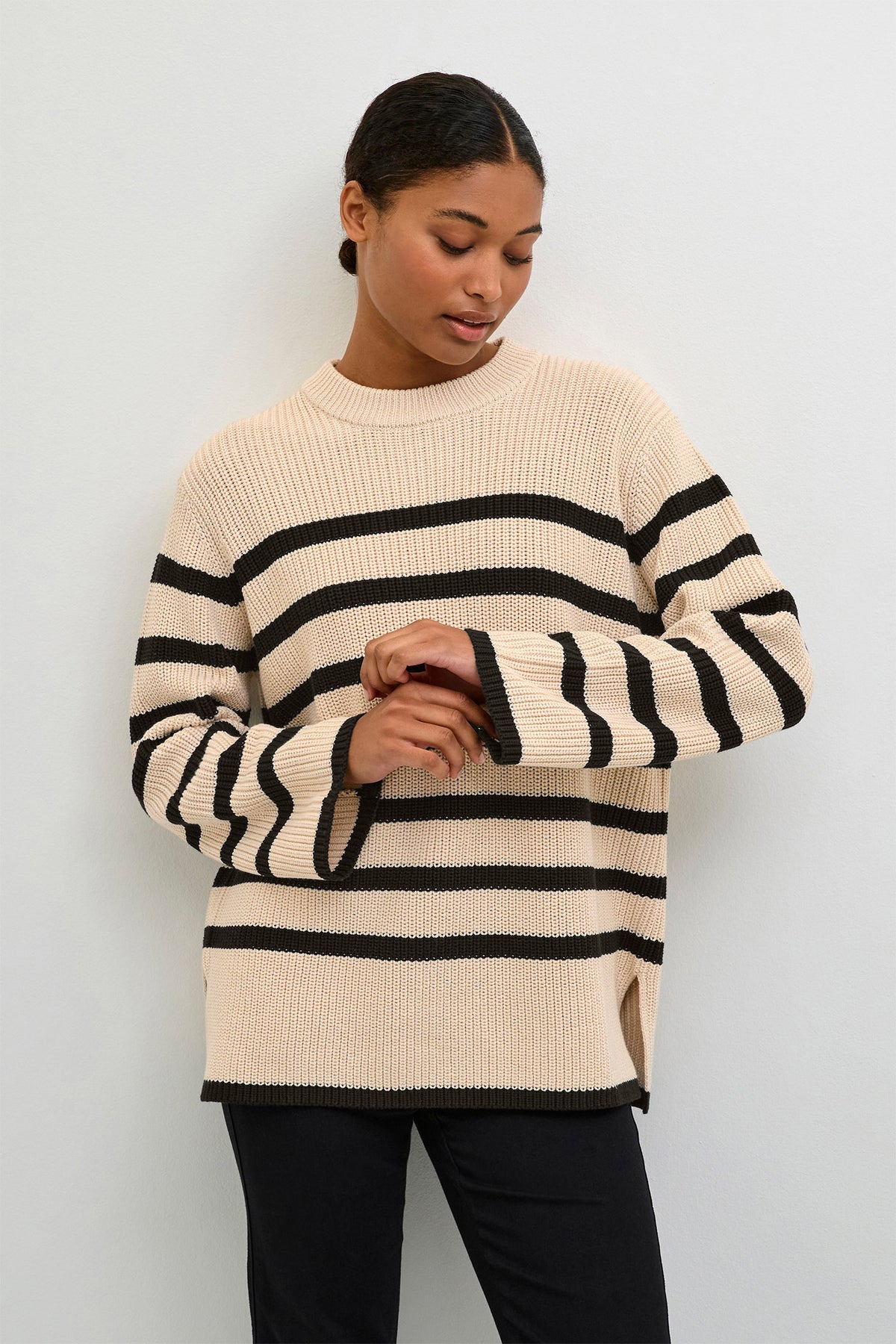 KAcilla stickad tröja Sand Dollar / Black Stripe