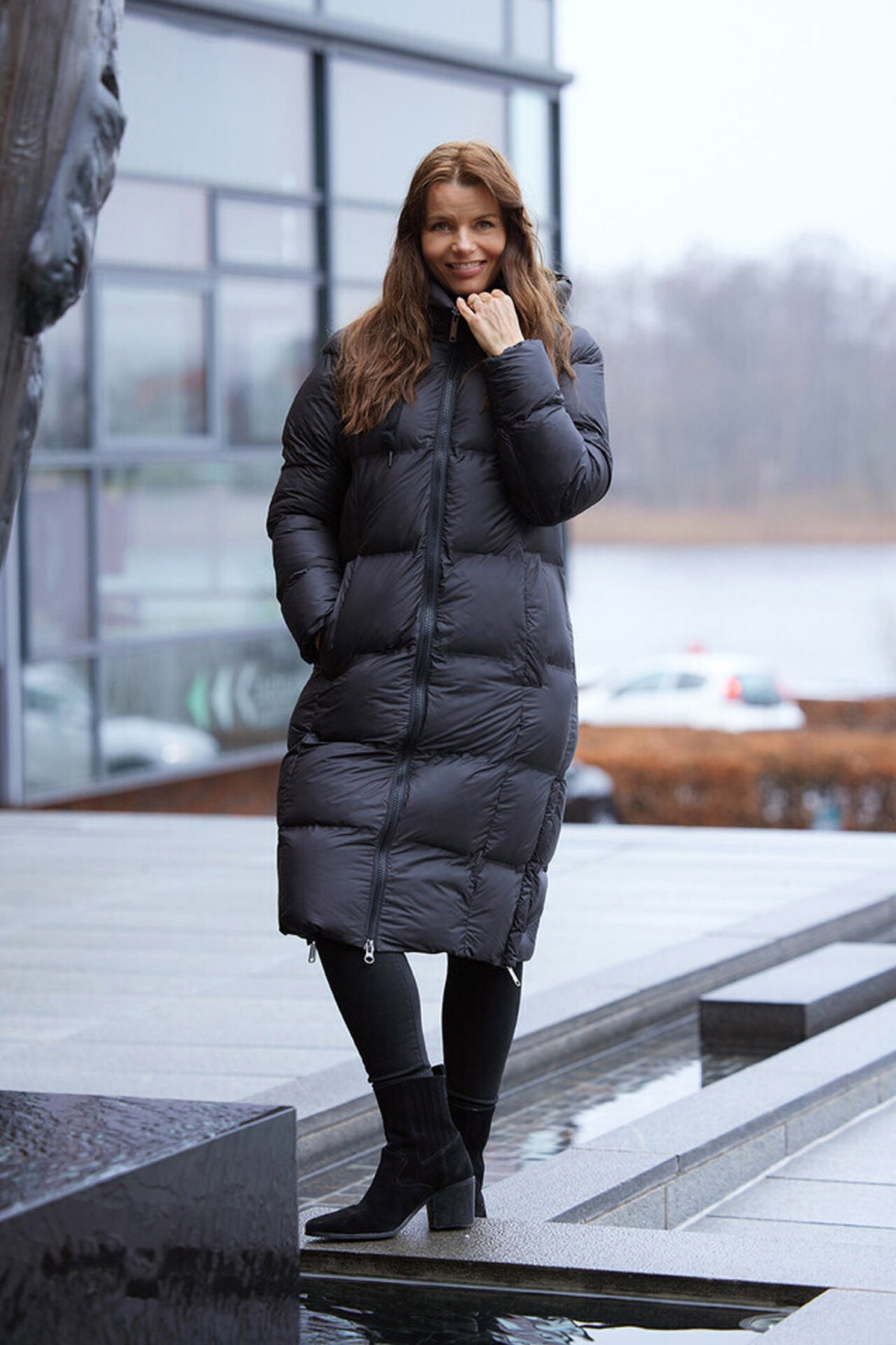 142748Black