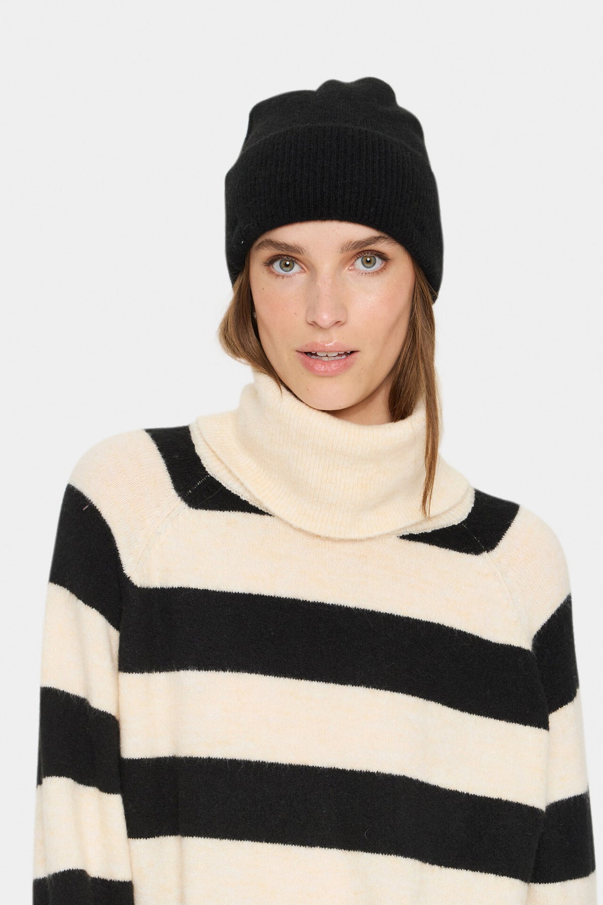 154475Black