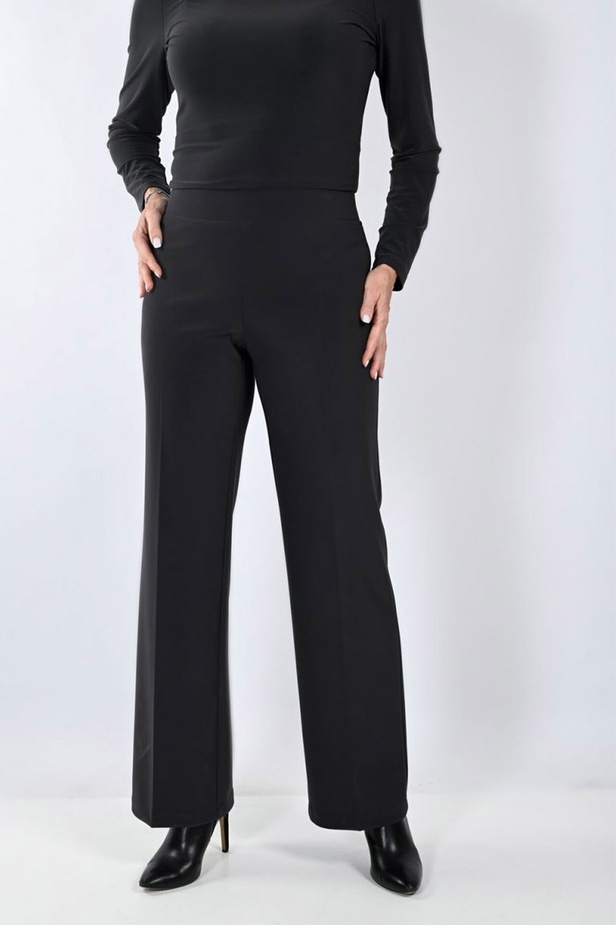 157383Black