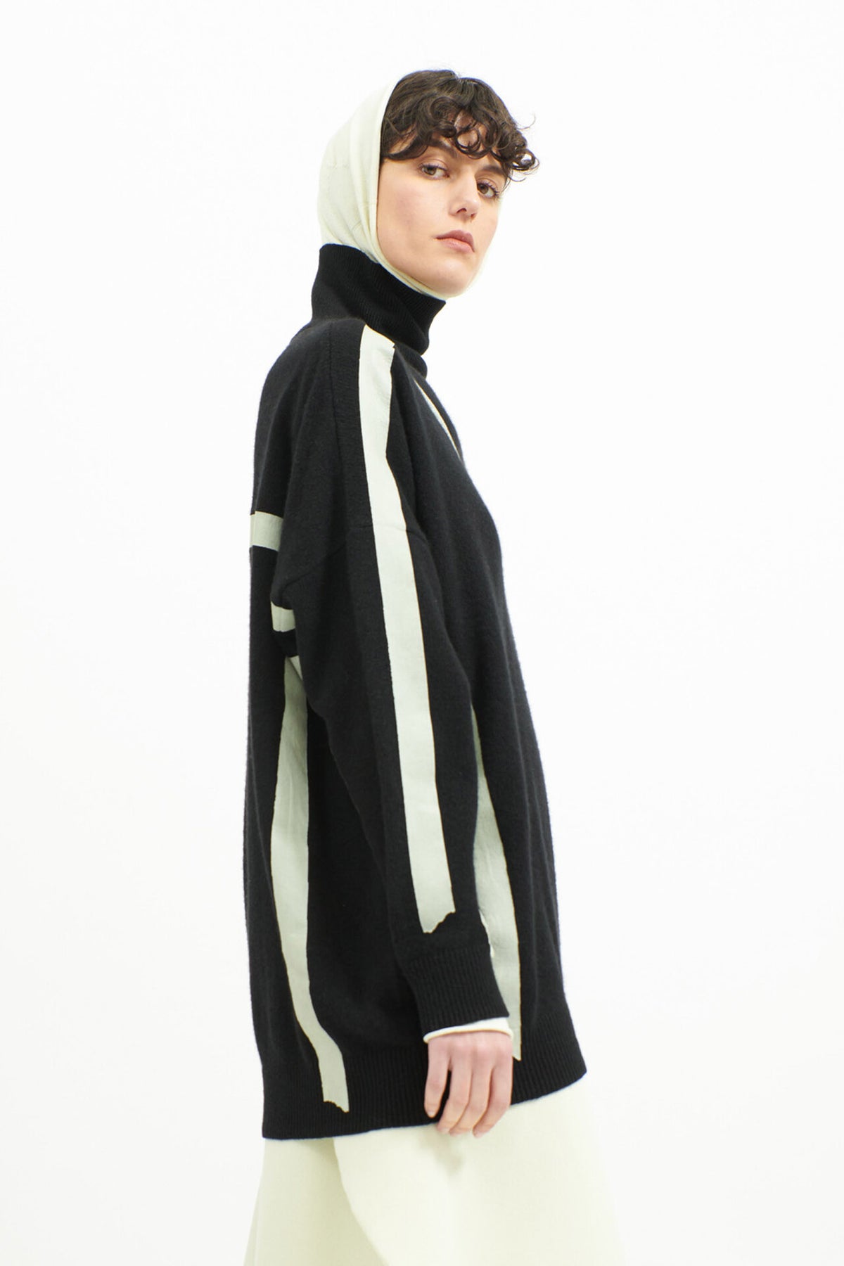 158299Black
