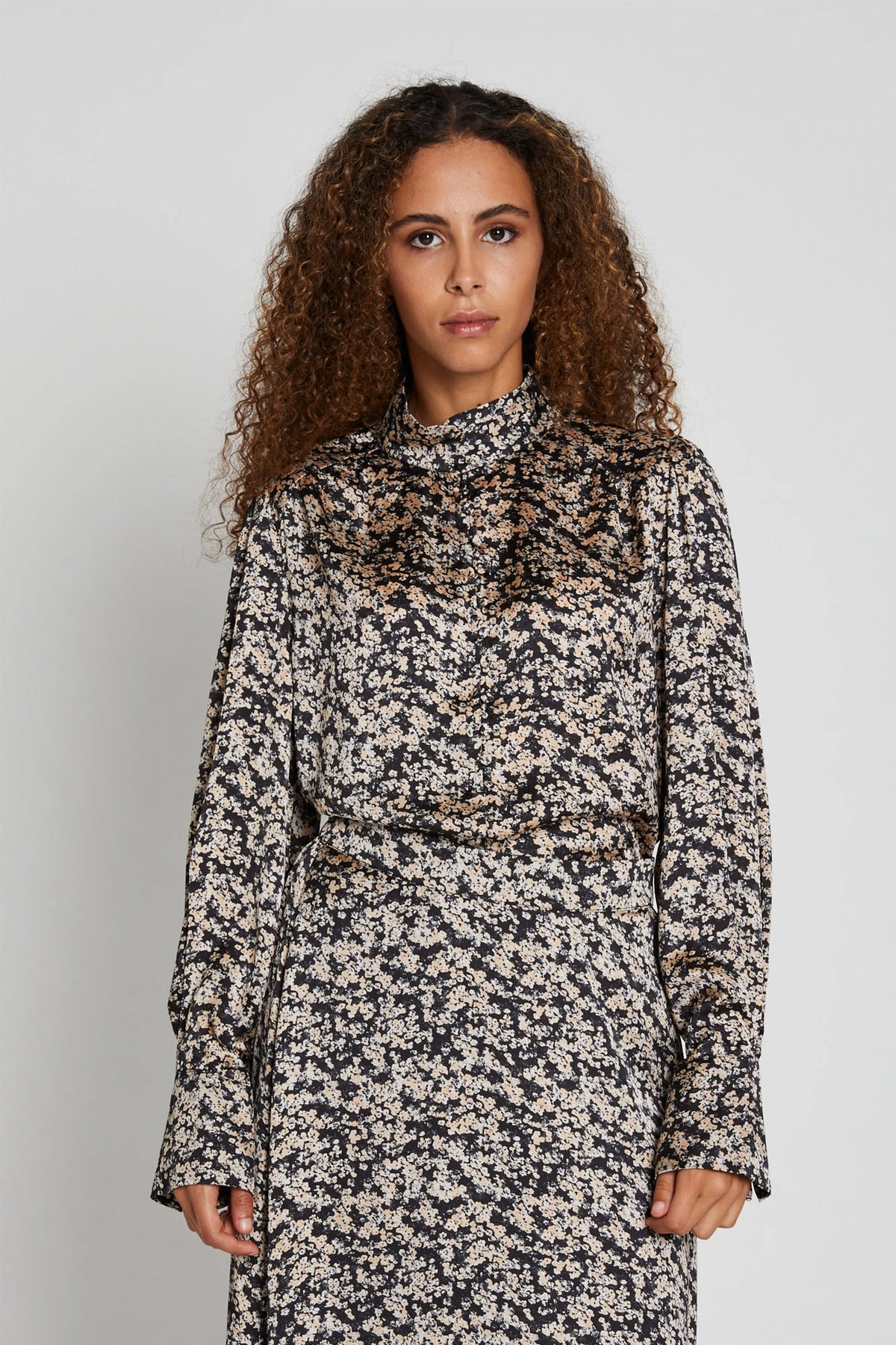 FloretBBChatrine blus Sand Black