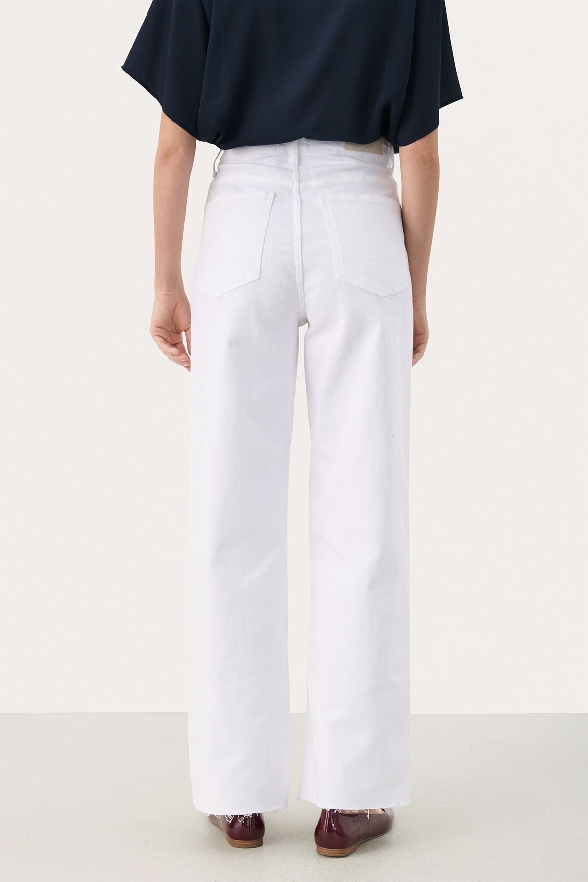 SimonaPW JE Bright White