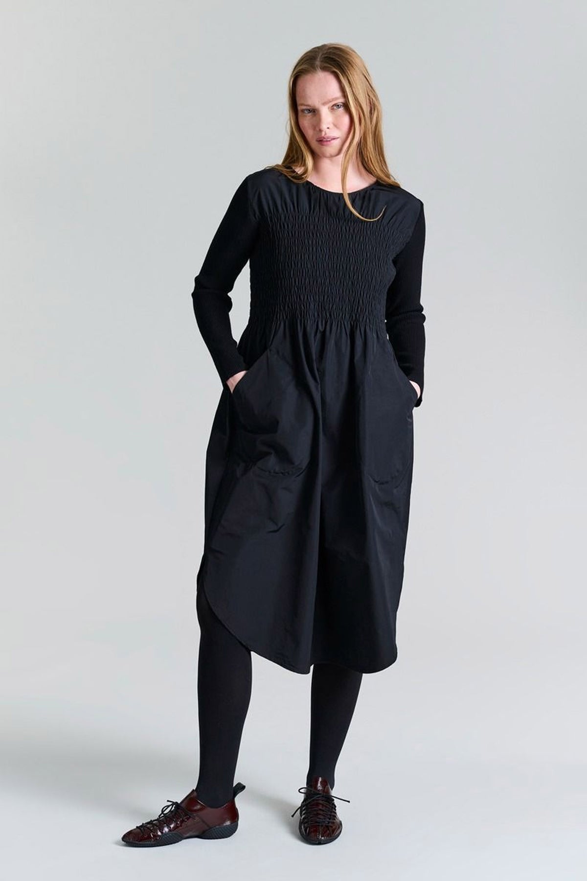 Fukkura poplinklänning med smock Black - 256-2380-5306
