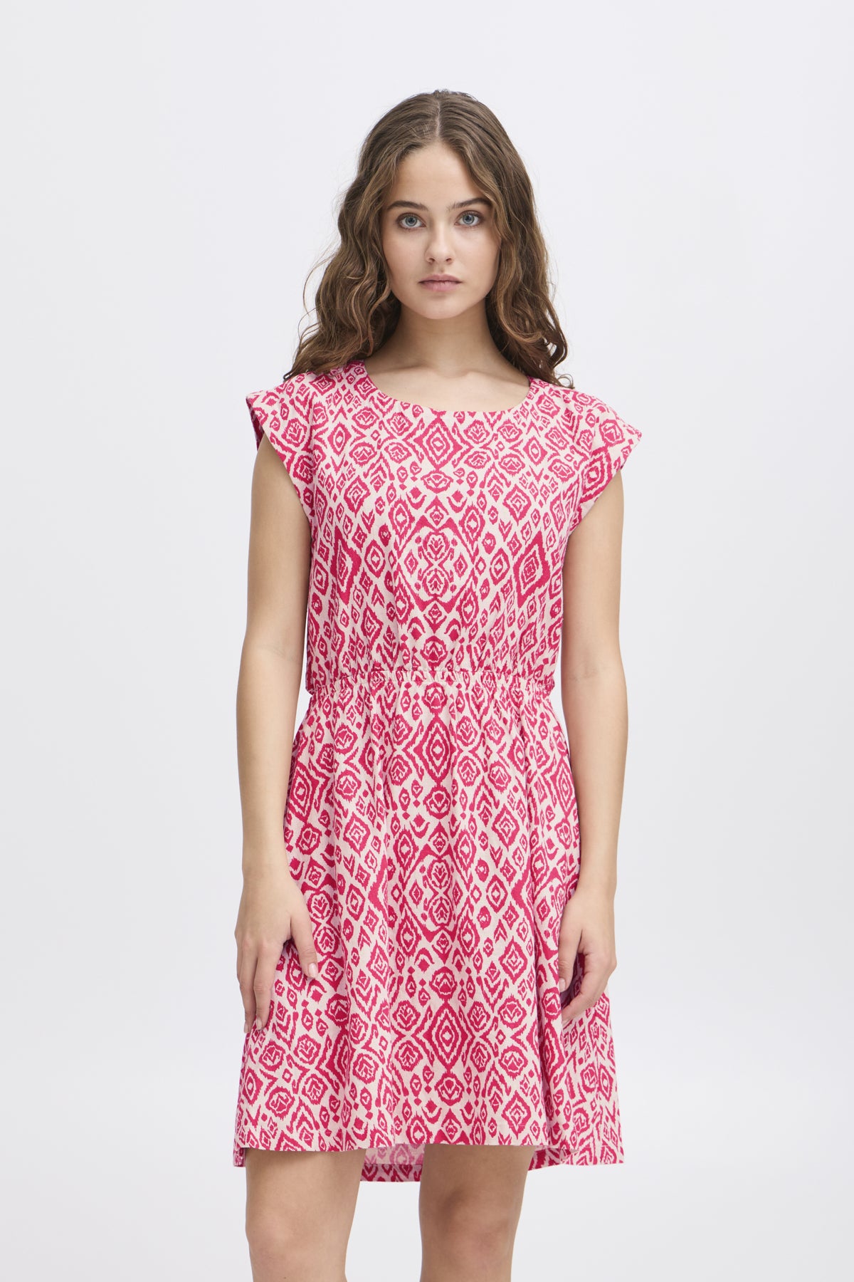 IHLINNO DR5 Geranium Diamond Ikat - 20122930