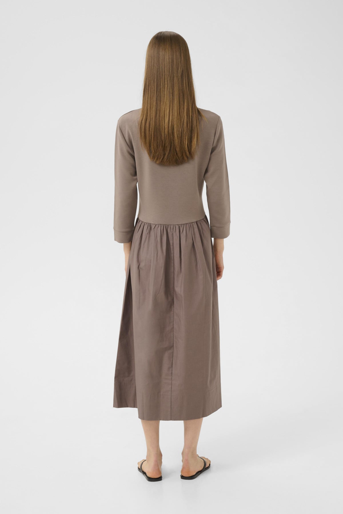 MiraIW Klänning Sandy Grey - 181304 - 30110507