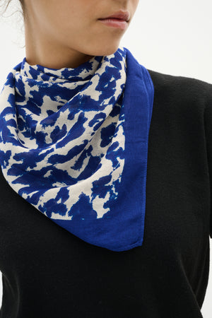 FarleyIW Scarf Artistic Shadow Blue