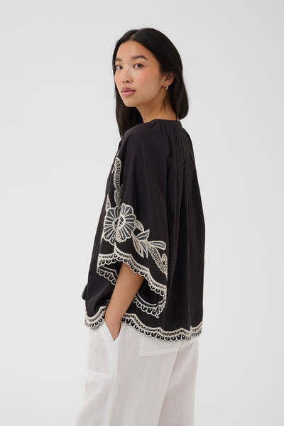 BianchaPW Blus Svart m/ offwhite brodyr - 304950 - 30310743 Thumbnail