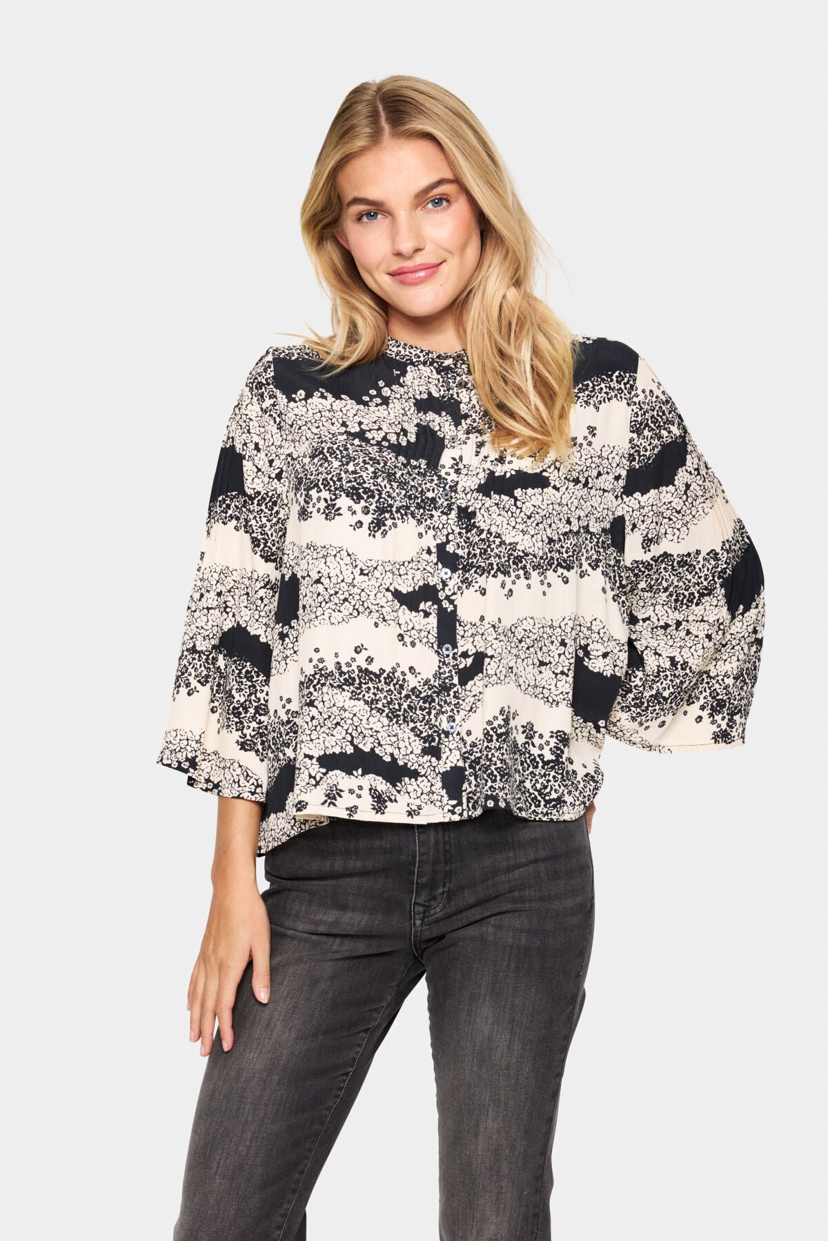 IselinSZ Blus Black Wavy Flowers - 30513799