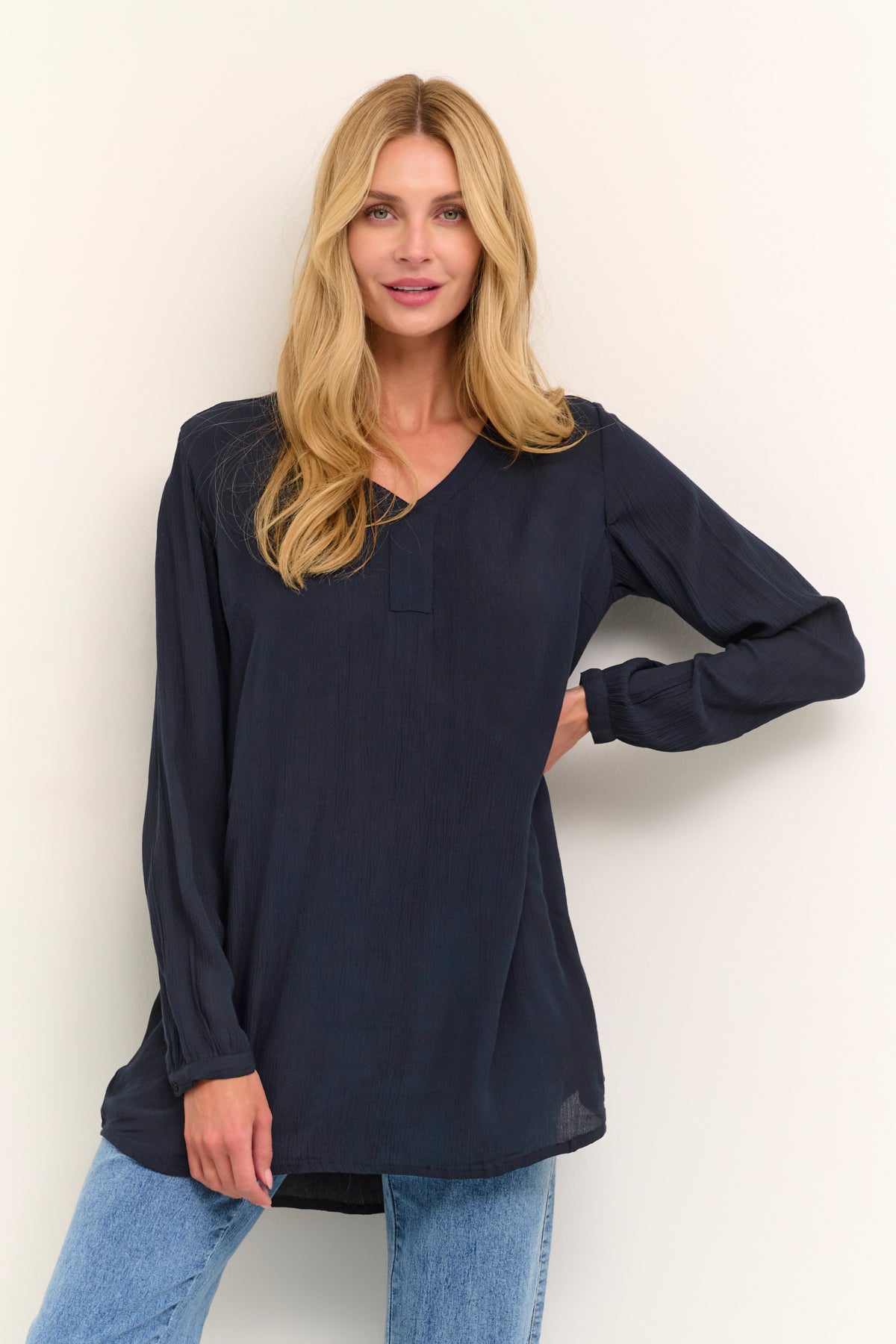 Amber V-ringad tunika Midnight Marine - 501038
