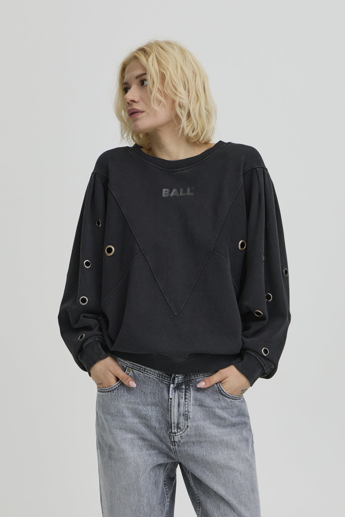 BAANGELA EYELET SWEAT Svart - 193911 - 50408084