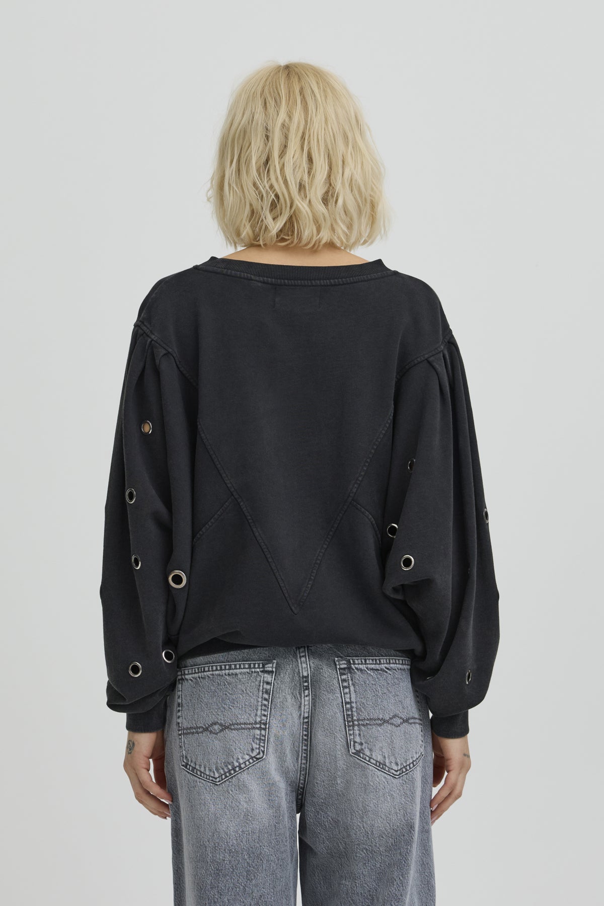 BAANGELA EYELET SWEAT Svart - 193911 - 50408084