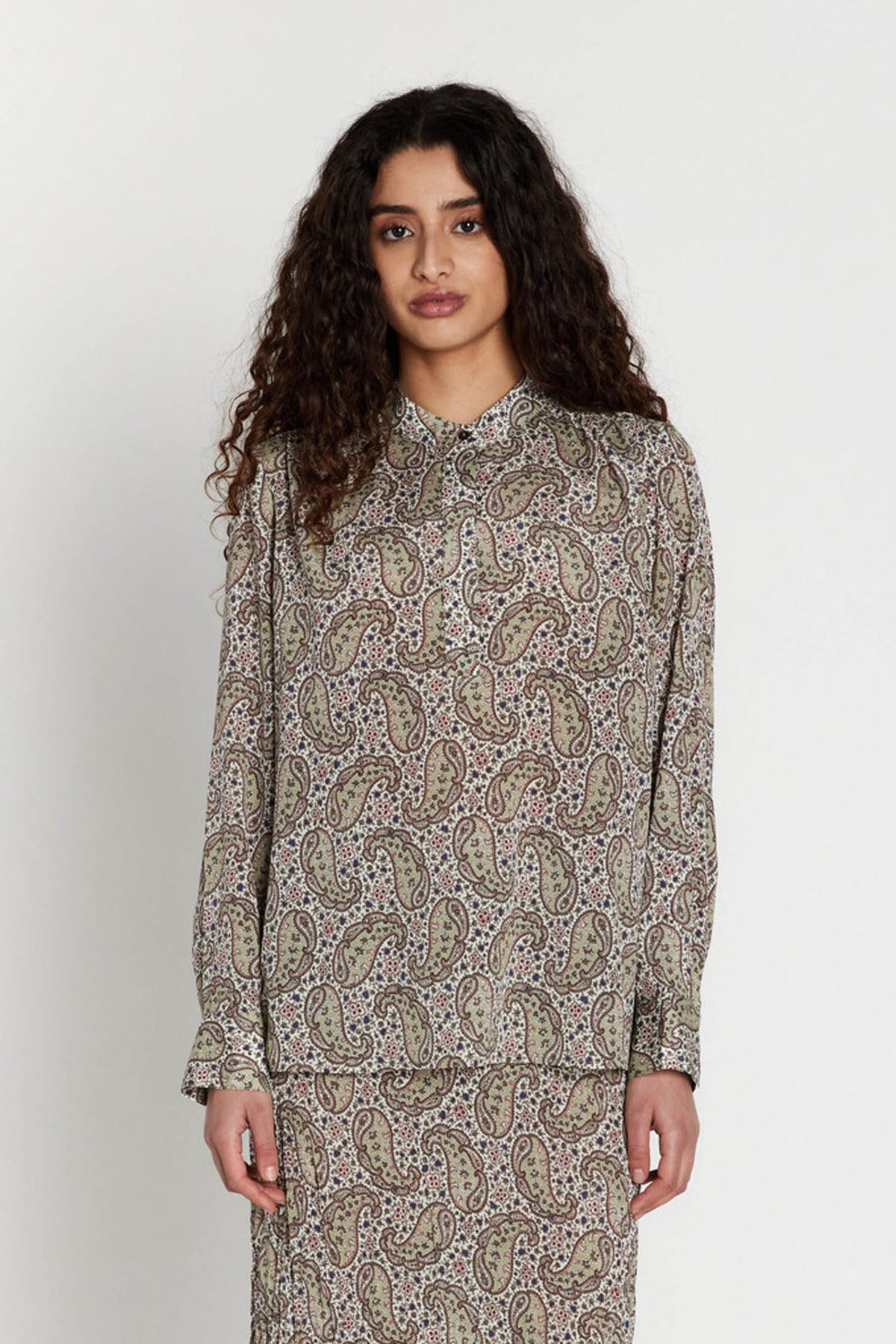 651HMMalis skjorta 808 Rose paisleymönster - HM1507Z