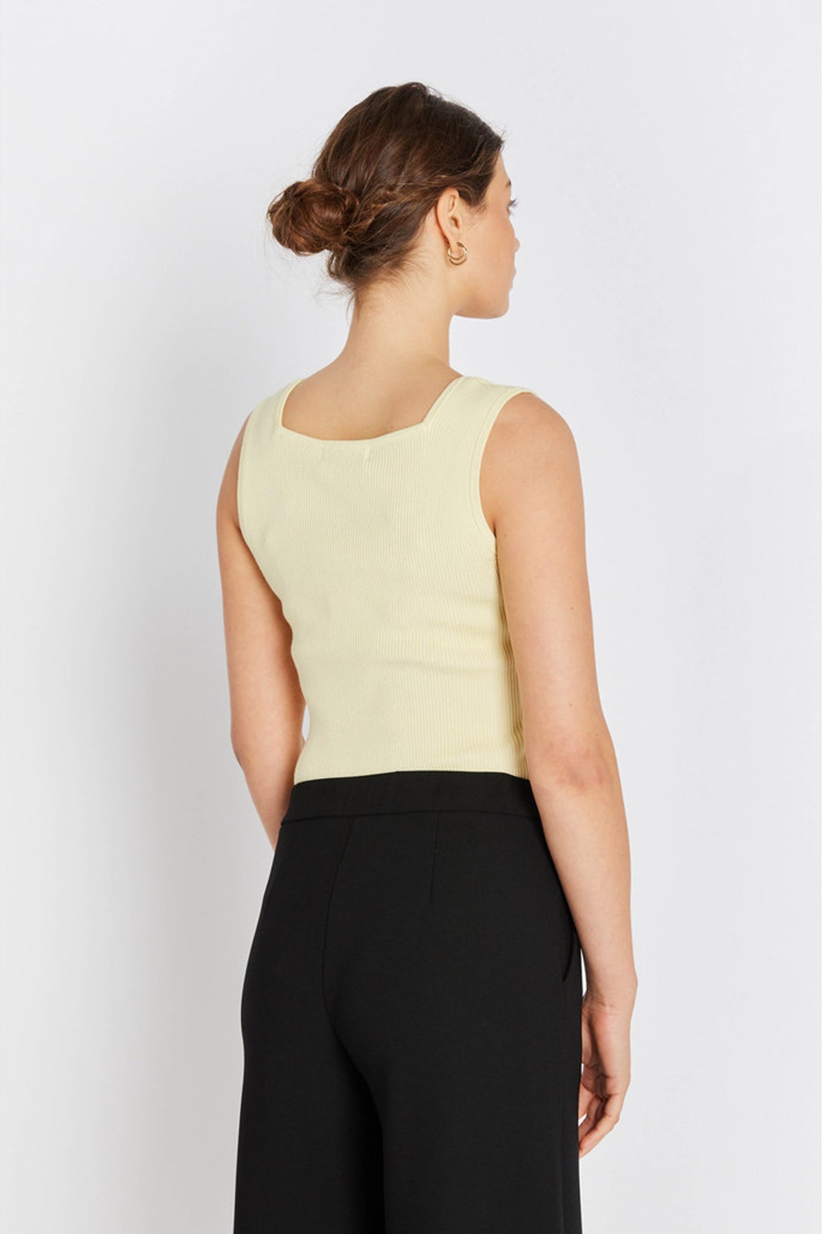 7493RDFNoa stickad tröja med avig rätsida 703 Soft yellow - RDF833