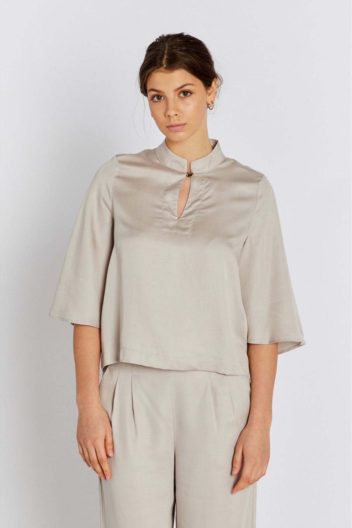 7741RDFAisling blus 422 Concrete - RDF725