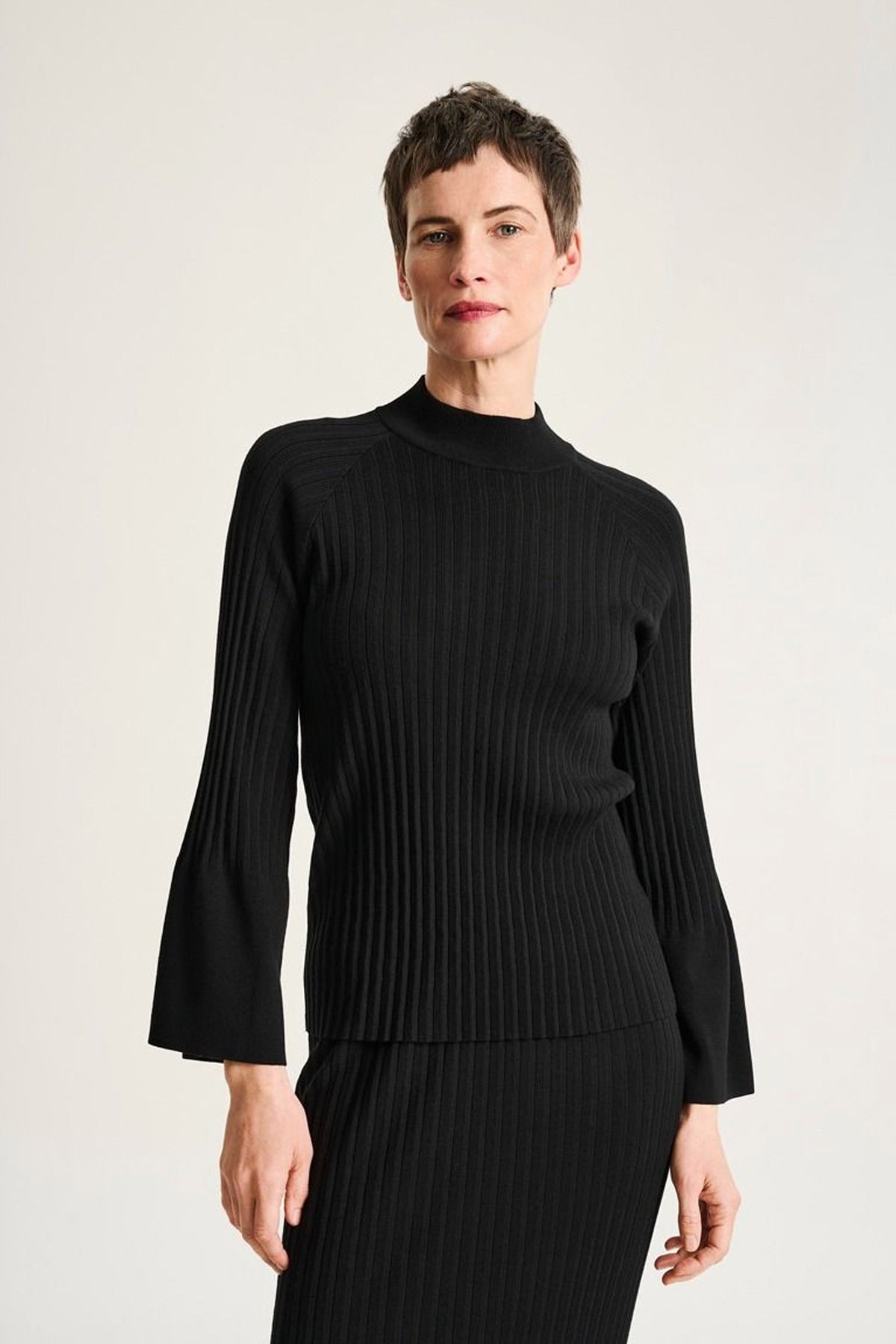 Akiko polotröja Black - 266-1086-5890