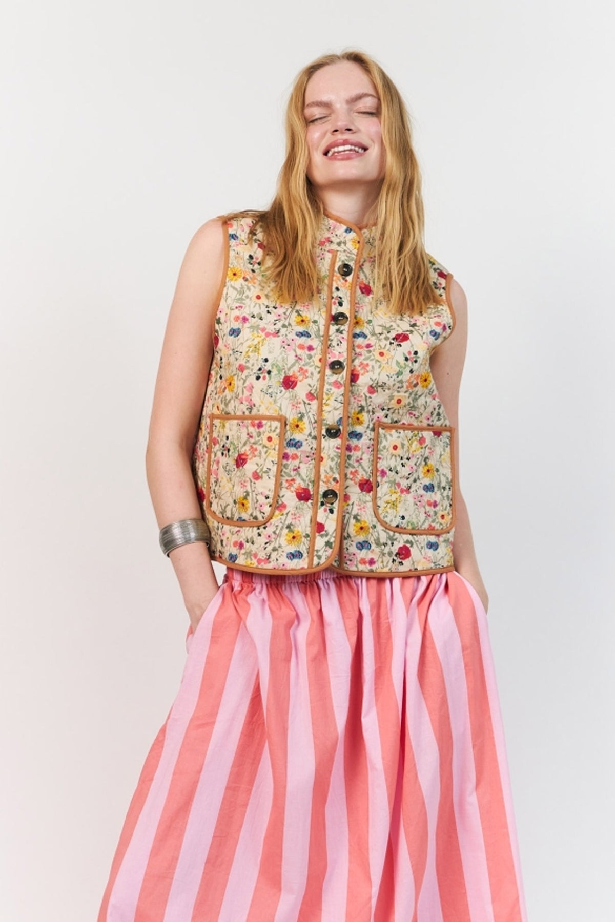 Cairoll Quiltad Väst Blommönster - 26241-1010