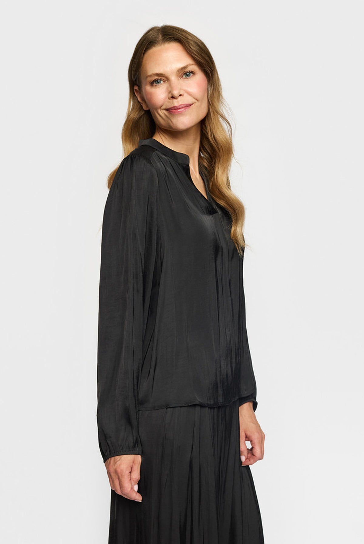 TIA 807 BLACK - 10214411688