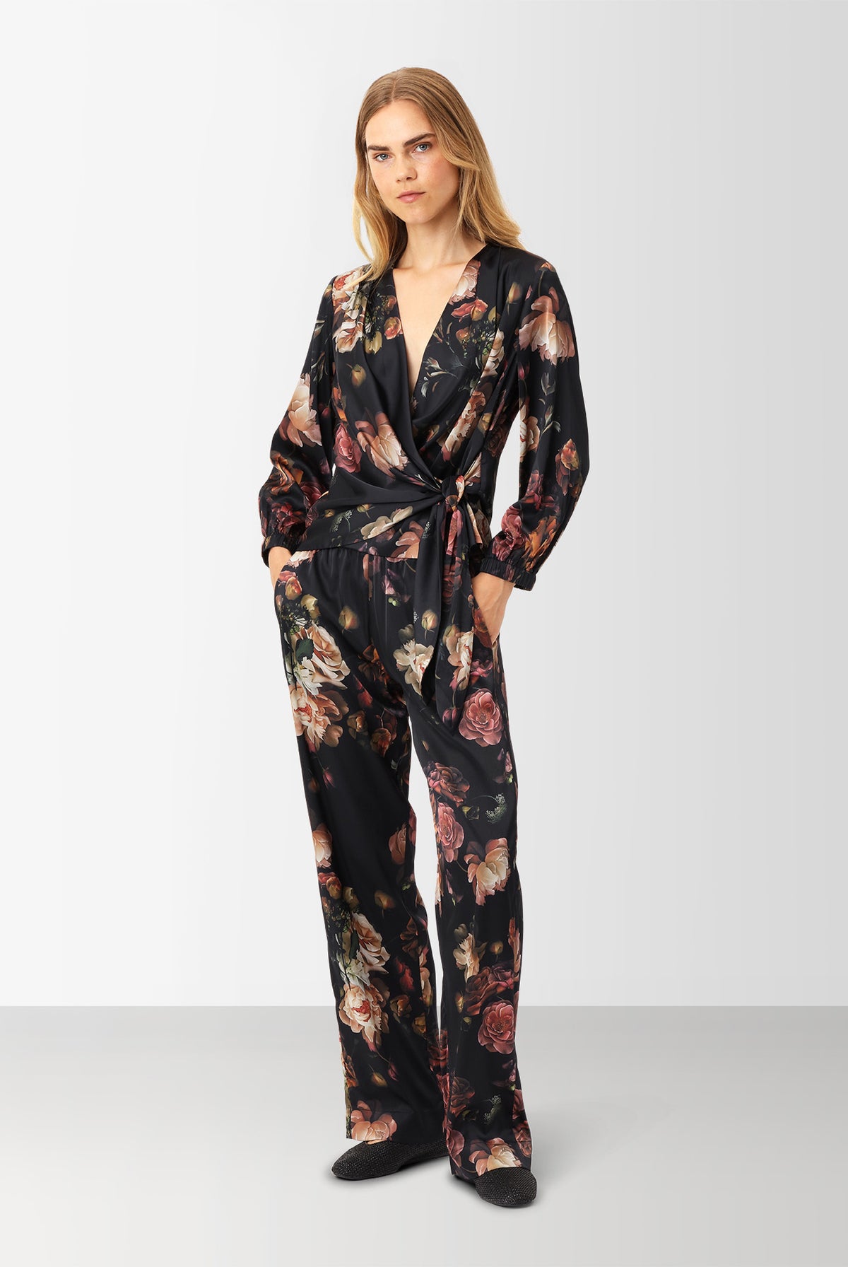 Lou Scarlett Flower - 2505