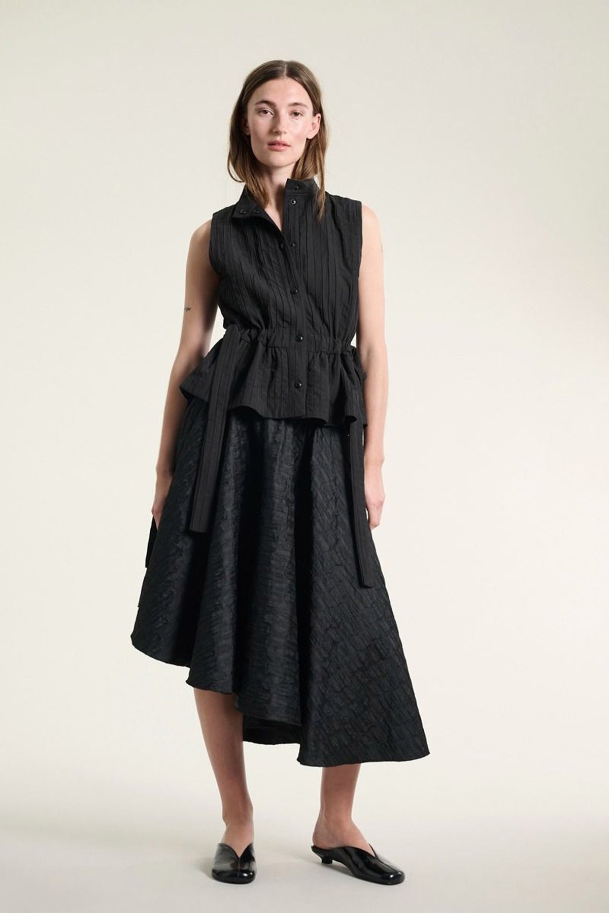 Nijuso Ärmlös topp Black - 261-2460-5581