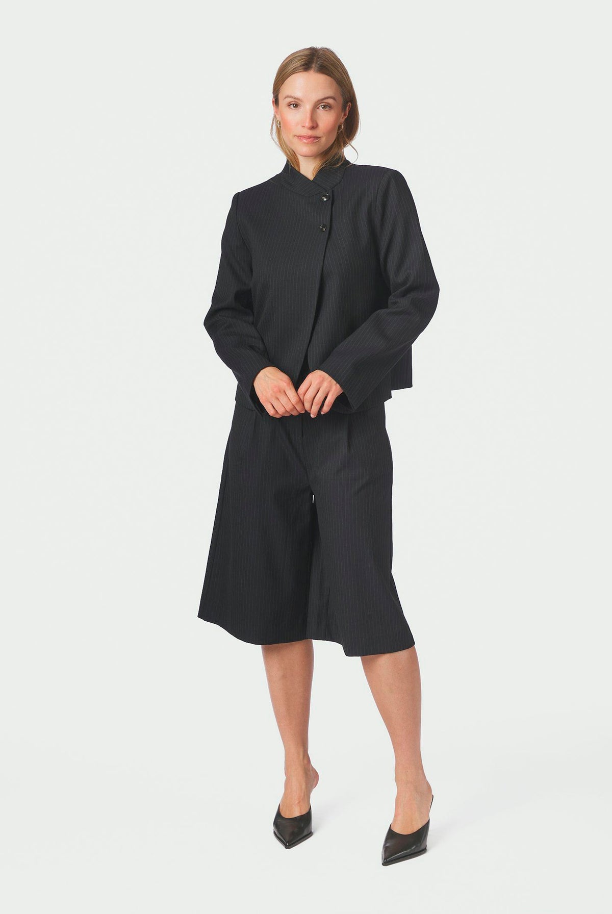 Rima Slim Pinstripe Shorts Mörkblå - 169531