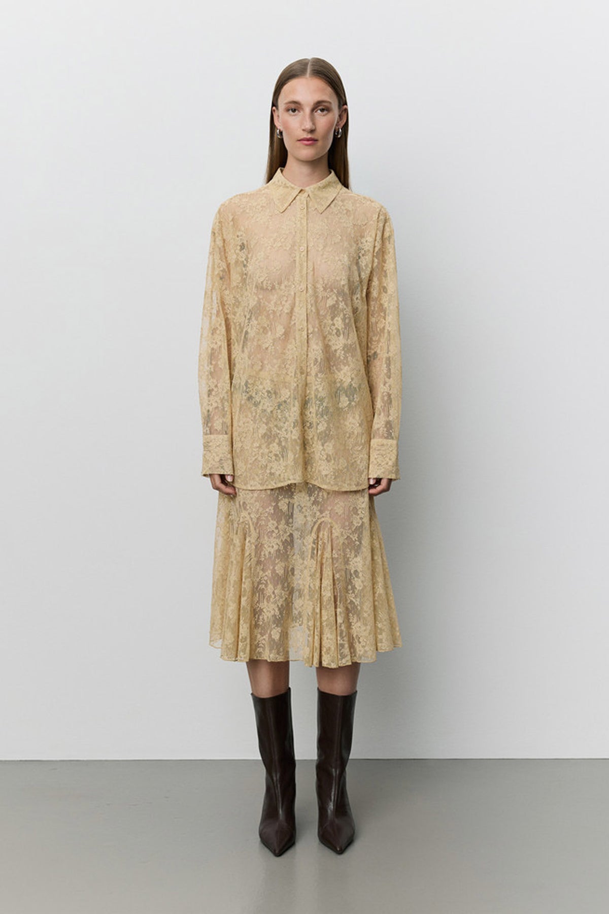 Sylvinesw Distressed Lace Shir SAND - S263295